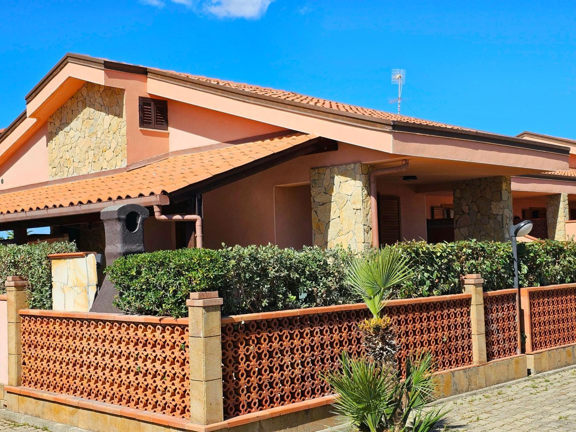 Costa Mediterranea Holiday Homes Campofelice di Roccella Kültér fotó